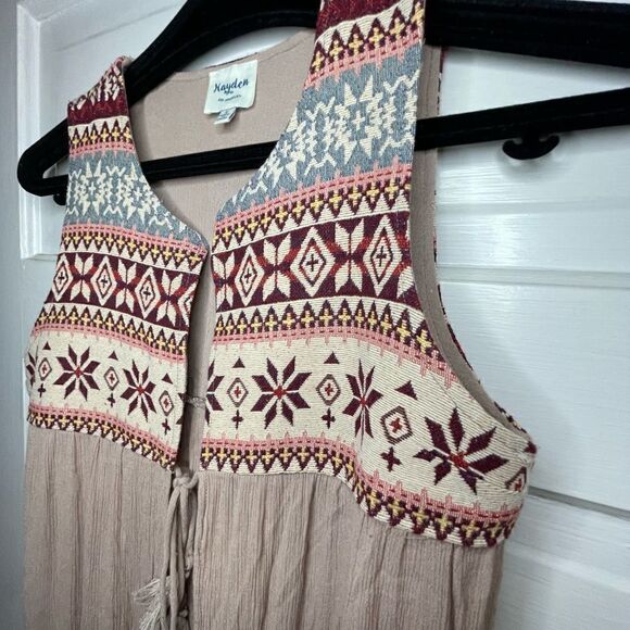 Hayden Embroidered Sleeveless Duster - Picture 11 of 11